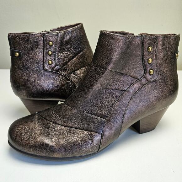Earth Hope Bronze Heeled Booties Wide 10‎ D Leather Boots - Picture 1 of 10